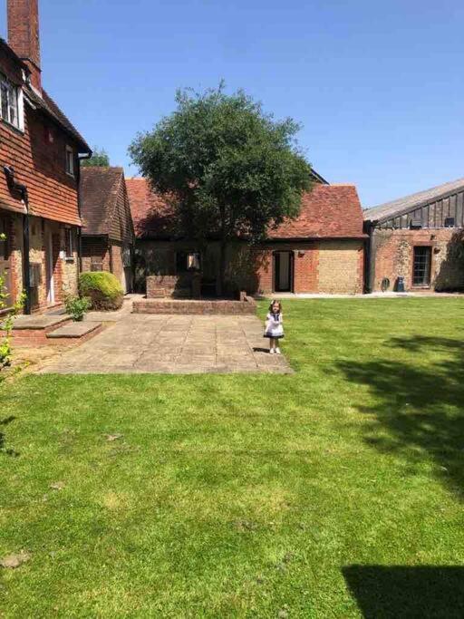 Picturebook Cottage On Prestigious Polo Estate Stedham Exterior photo